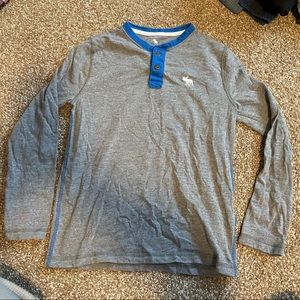 Abercrombie kids t shirt